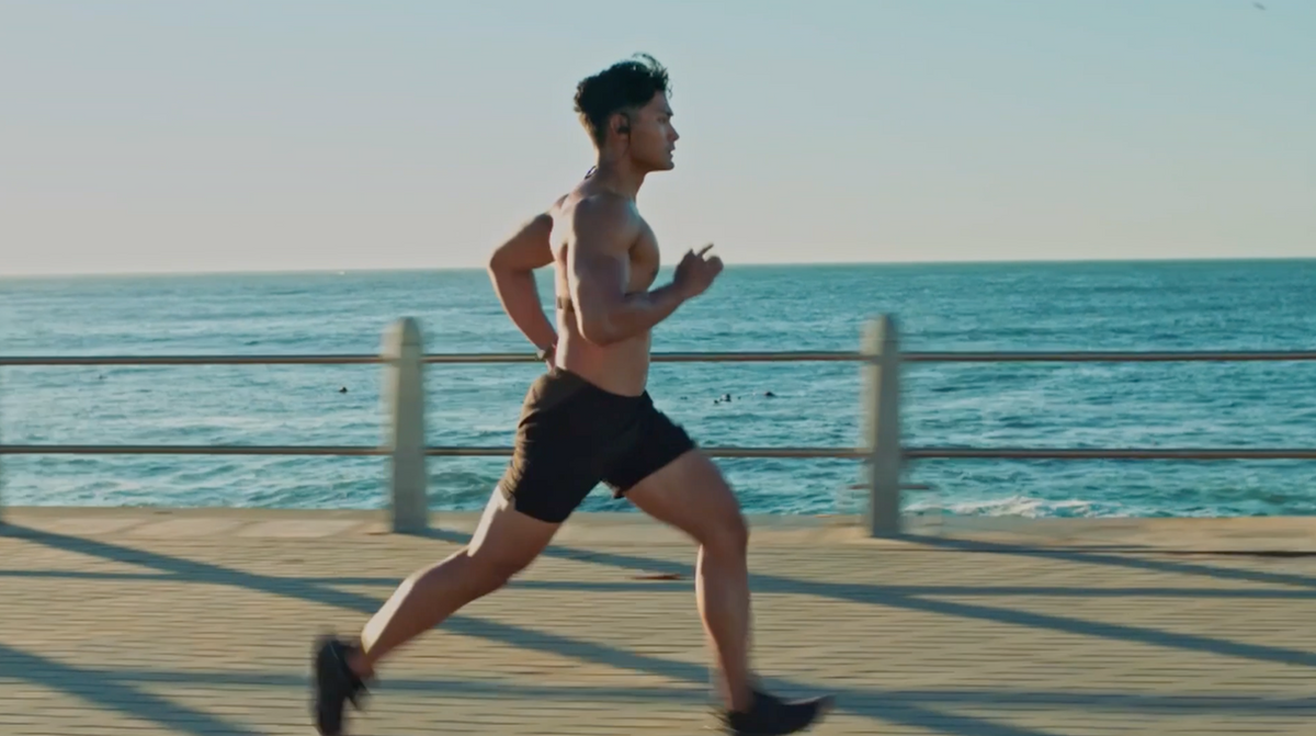 LLRULE runner on the coastal boardwalk